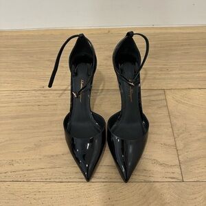 Brand New Salvatore Ferragamo Sorano Black Patent Leather Pumps
